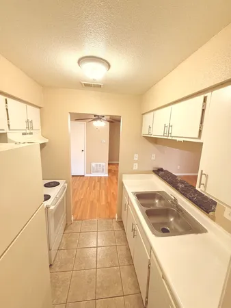 $1,300 | 12655 Ashford Meadow Drive, Unit D, Houston, TX 77082