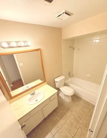 $1,300 | 12655 Ashford Meadow Drive, Unit D, Houston, TX 77082