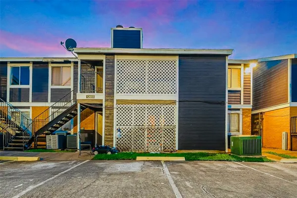 $1,300 | 12655 Ashford Meadow Drive, Unit D, Houston, TX 77082