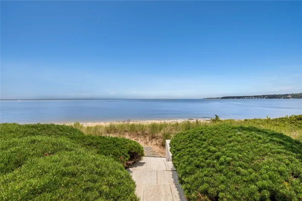 $7,800,000 | 96 Old House Lane, Sands Point, NY 11050