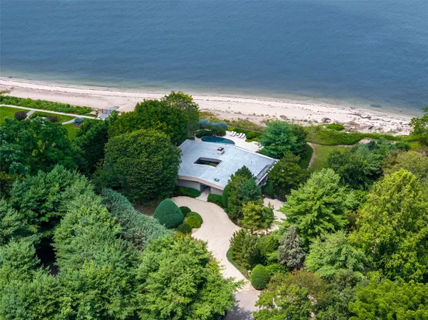 $7,800,000 | 96 Old House Lane, Sands Point, NY 11050