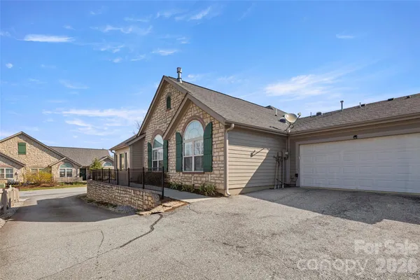 $440,000 | 31 Braeburn Way, Flat Rock, NC 28731