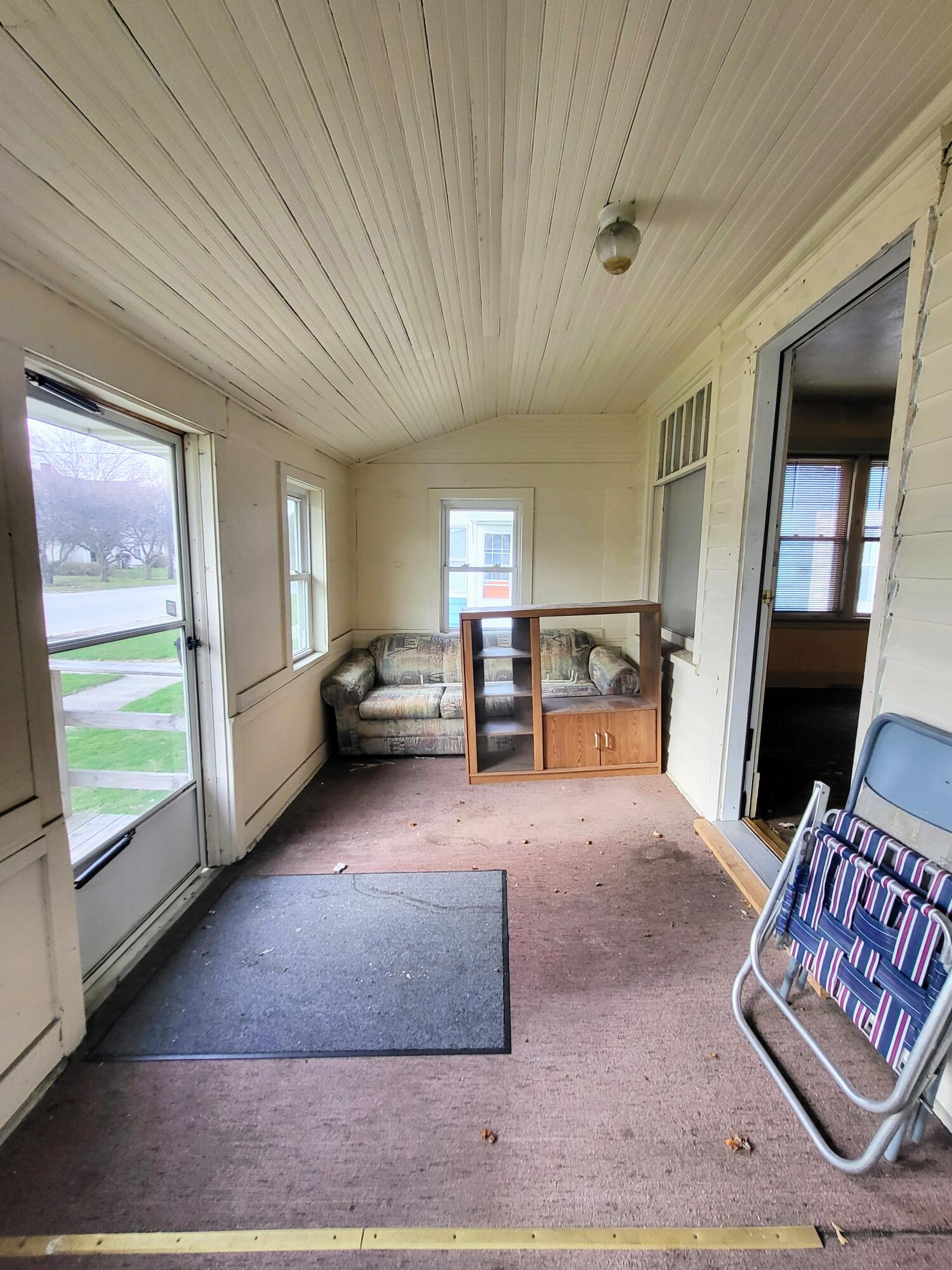 509 North Cullen Street Rensselaer, IN 47978 - Photo 16 of 16 a living room with furniture and a window