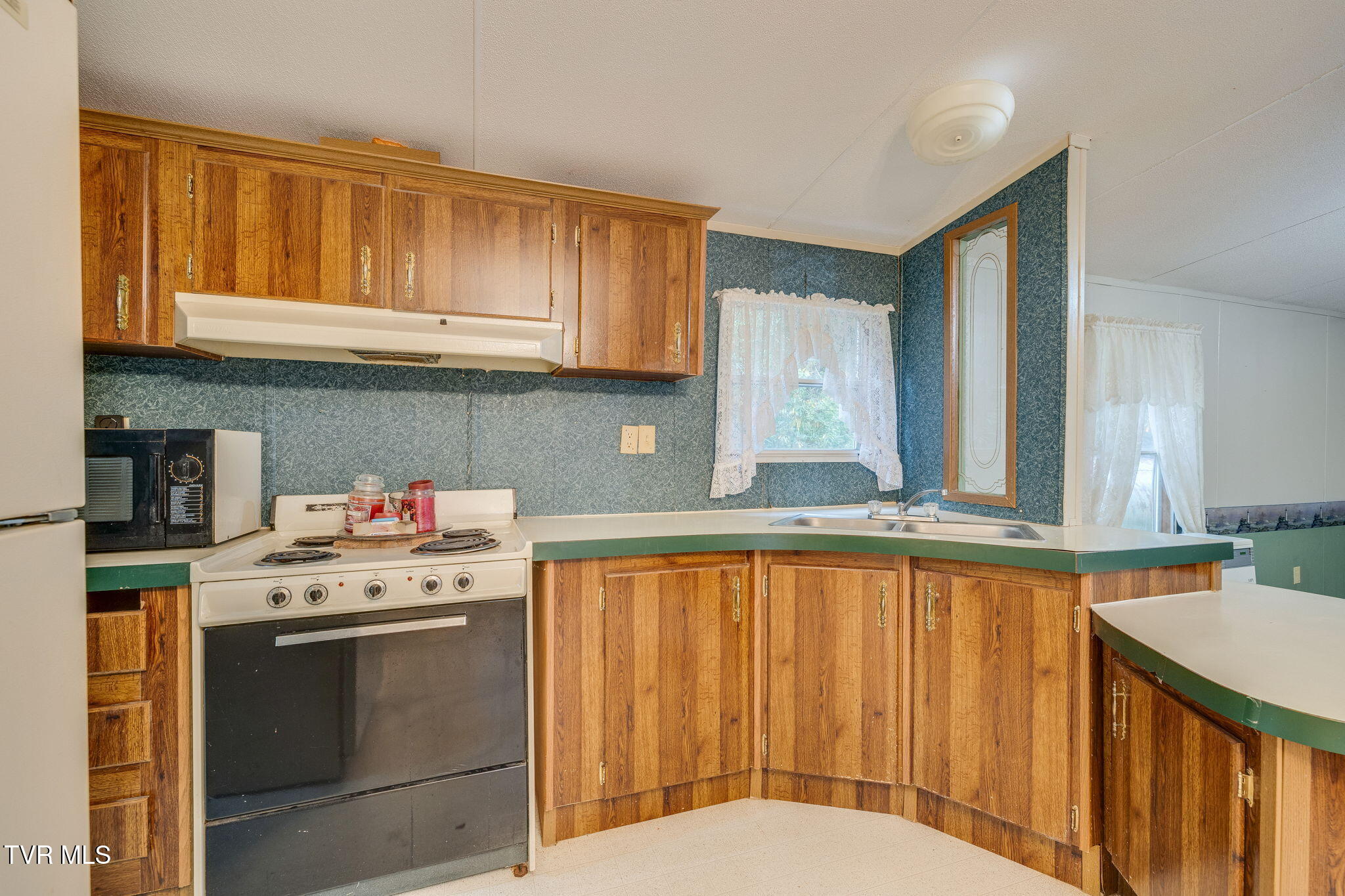 200 Ingram Branch Road Roan Mountain, TN 37687 - Photo 14 of 26 014