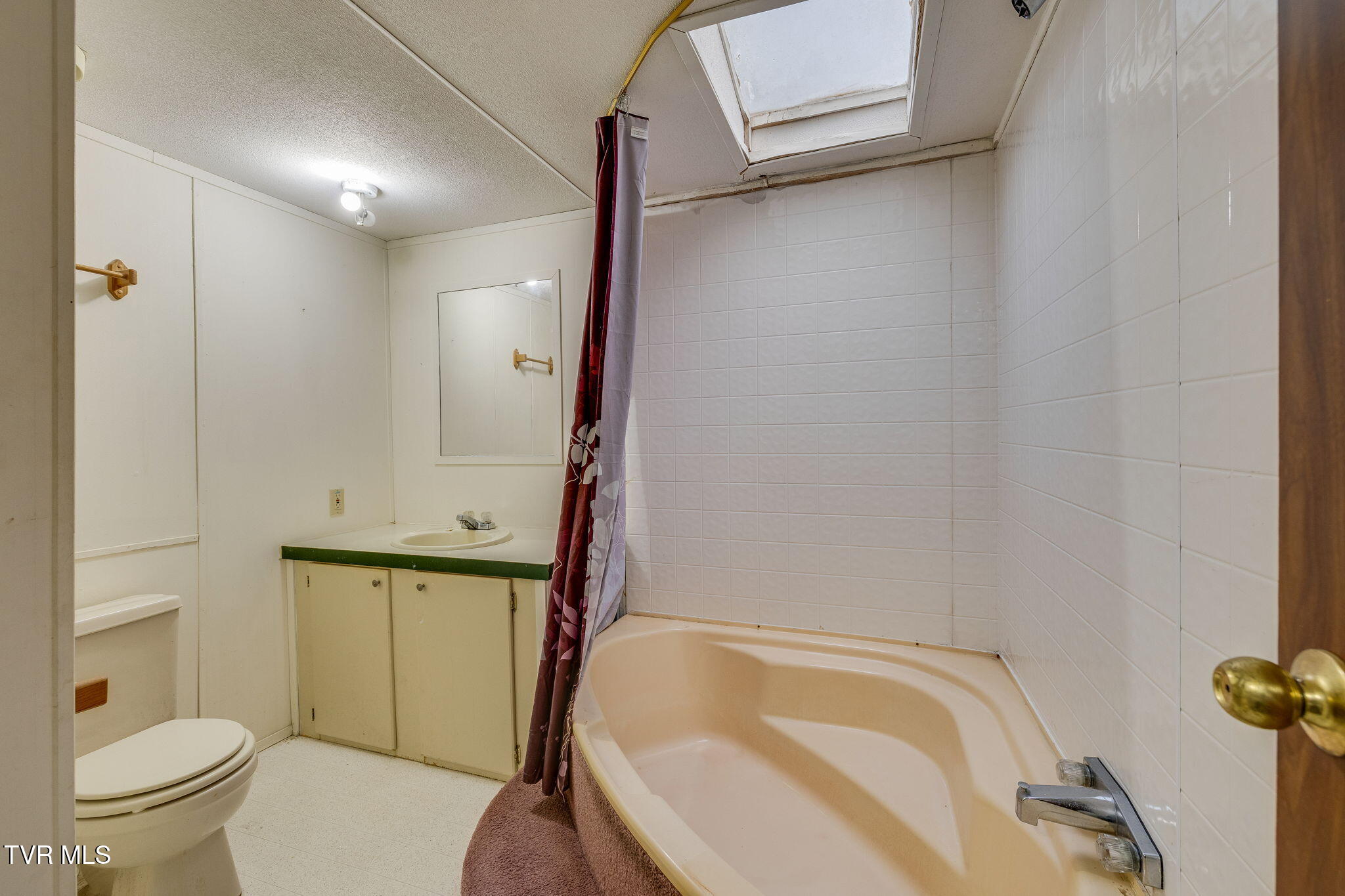 200 Ingram Branch Road Roan Mountain, TN 37687 - Photo 19 of 26 019