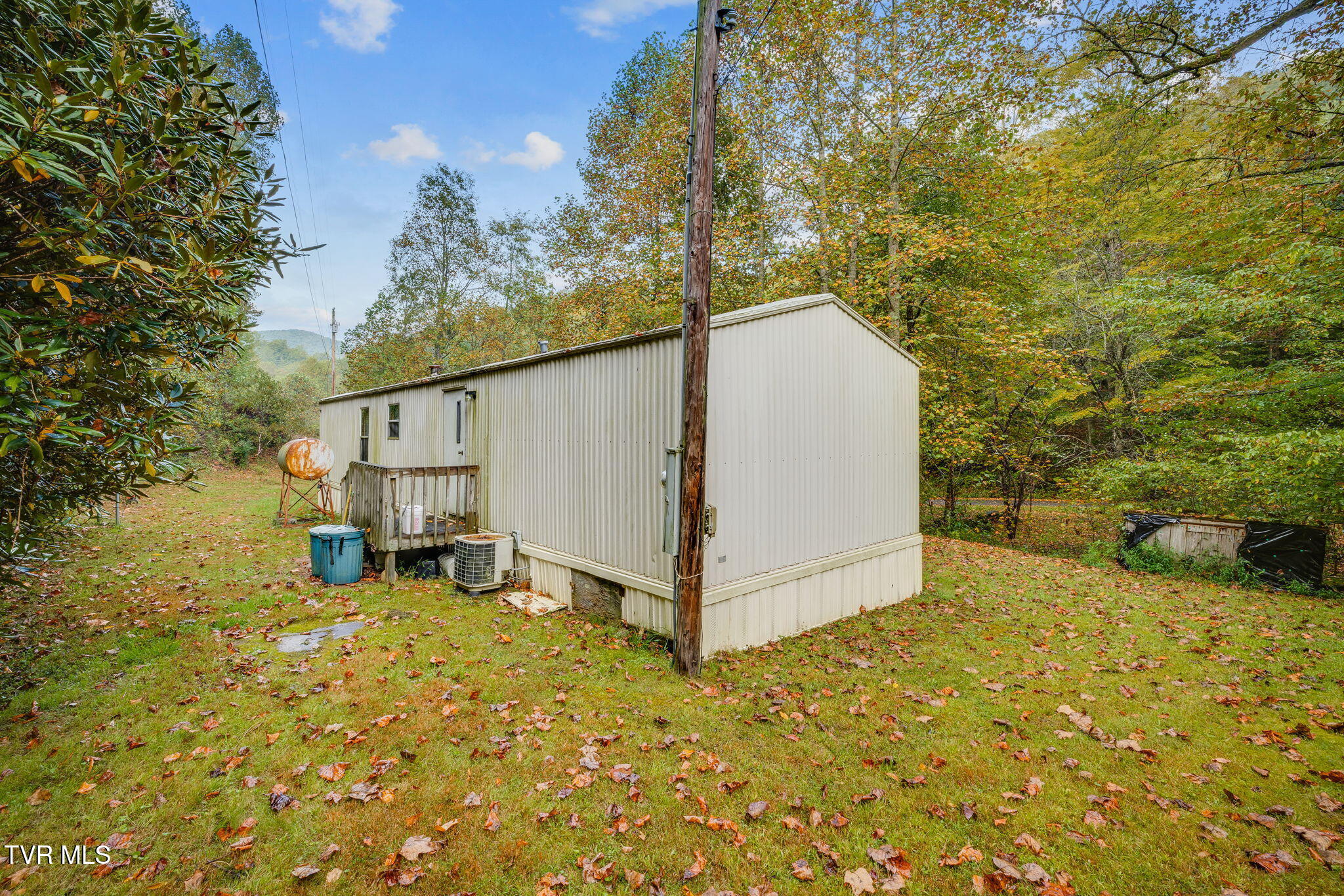200 Ingram Branch Road Roan Mountain, TN 37687 - Photo 24 of 26 024