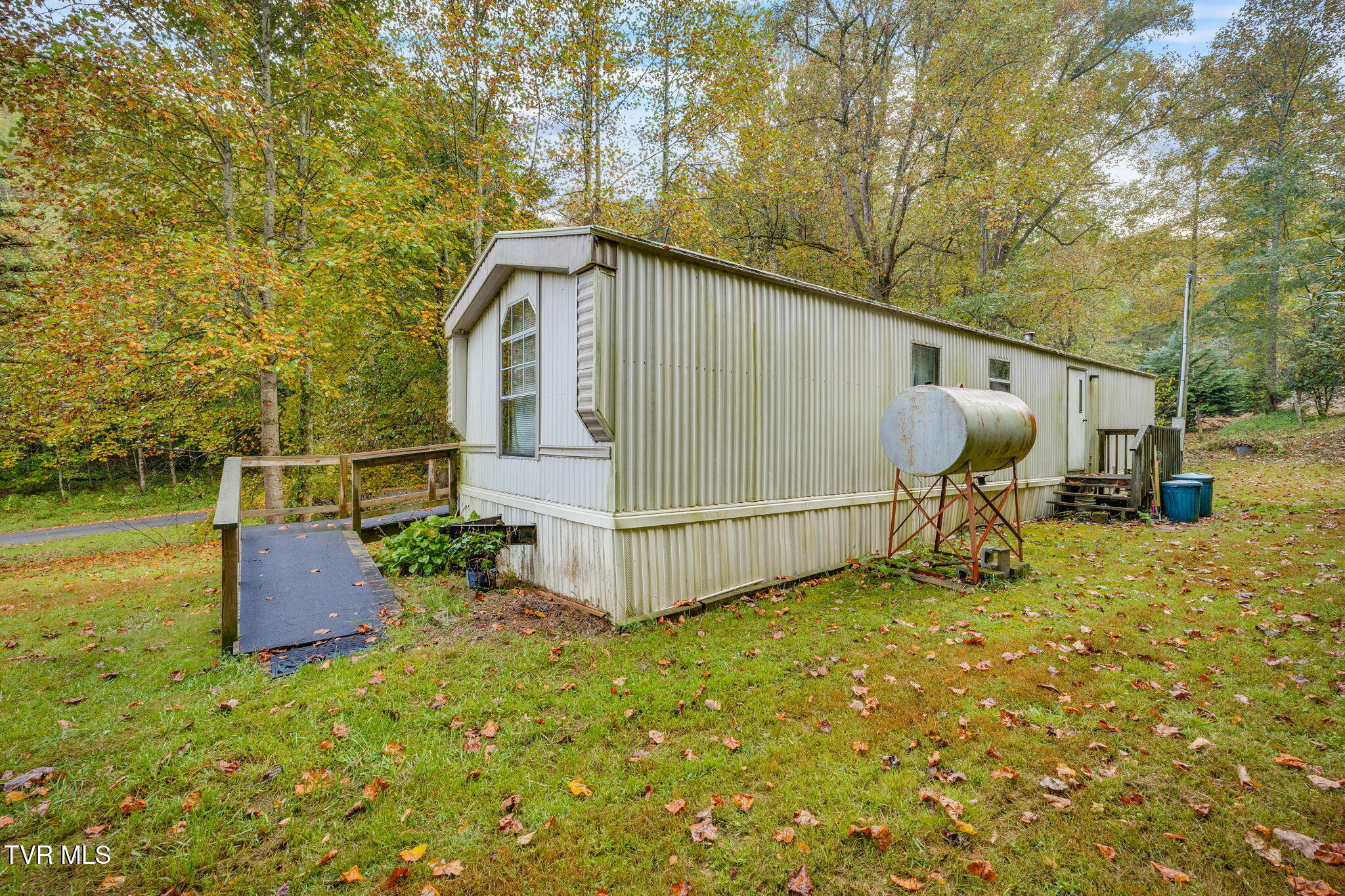 200 Ingram Branch Road Roan Mountain, TN 37687 - Photo 25 of 26 025