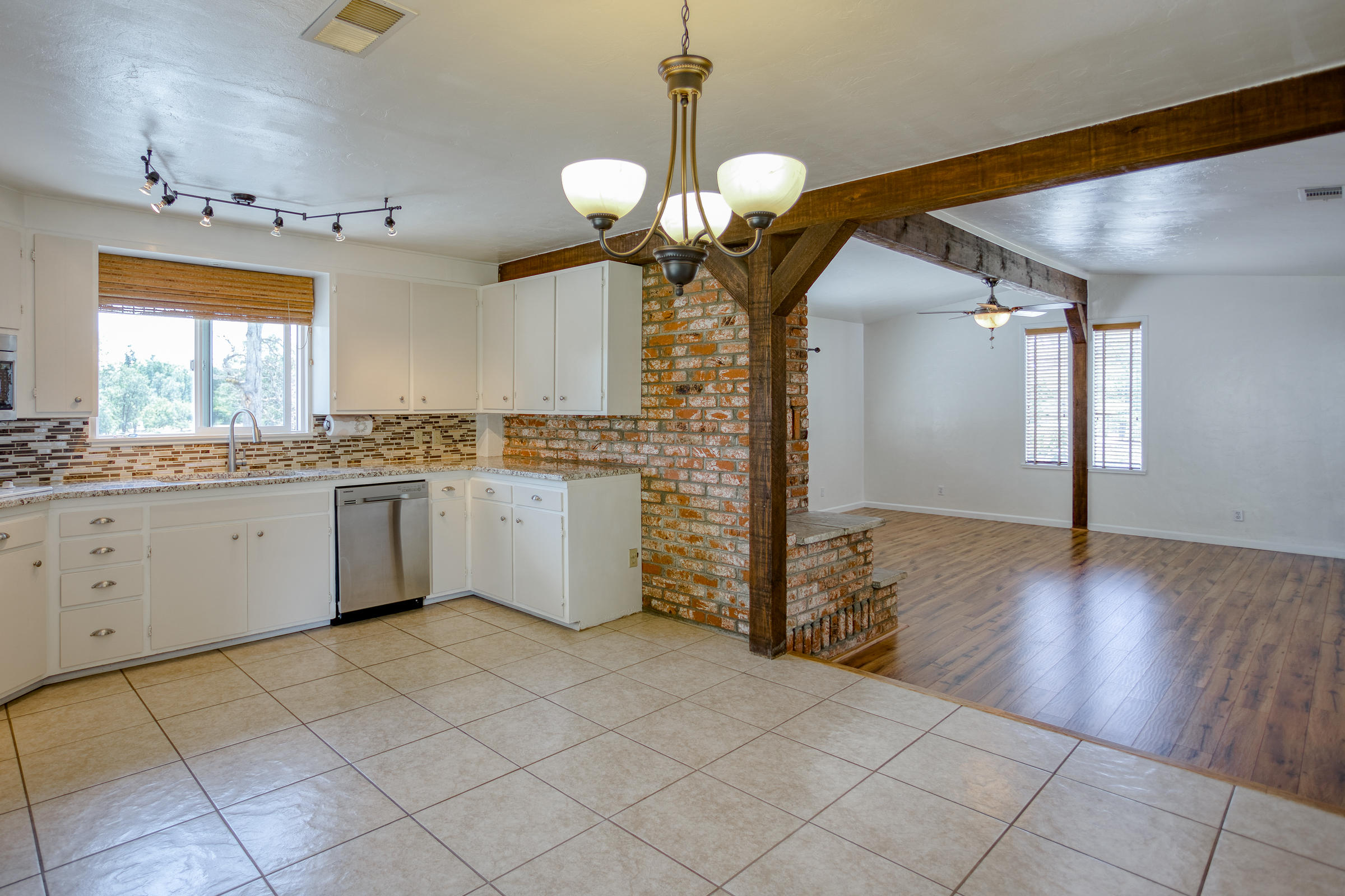 21442 Valley Oak Road Redding, CA 96003 - Photo 11 of 41 granite counters