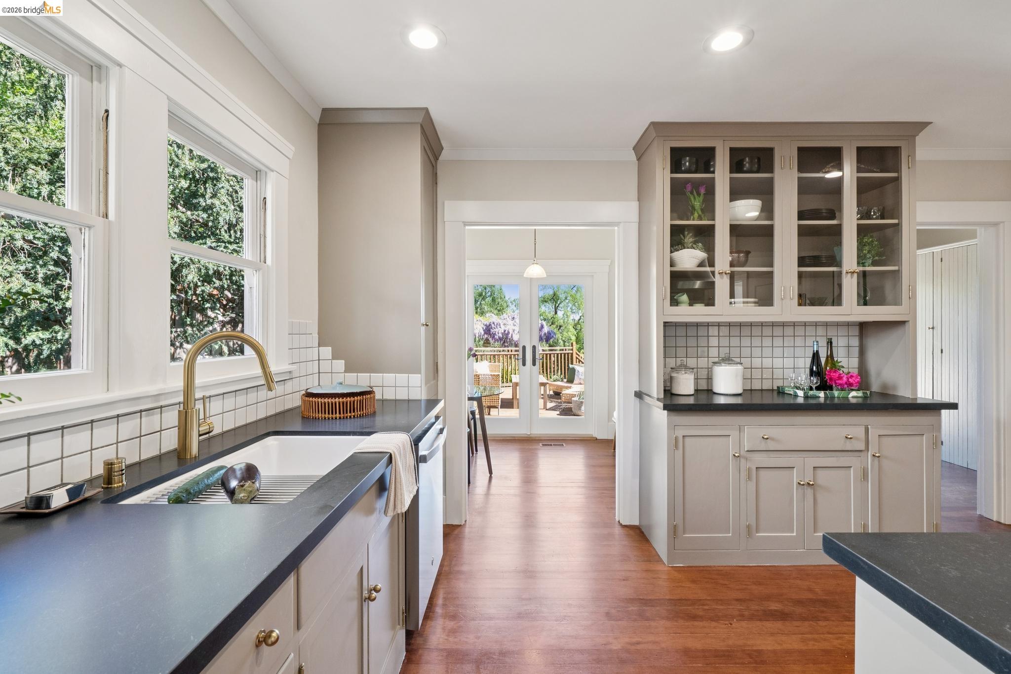 3862 Lyman Road Oakland, CA 94602 - Photo 15 of 60