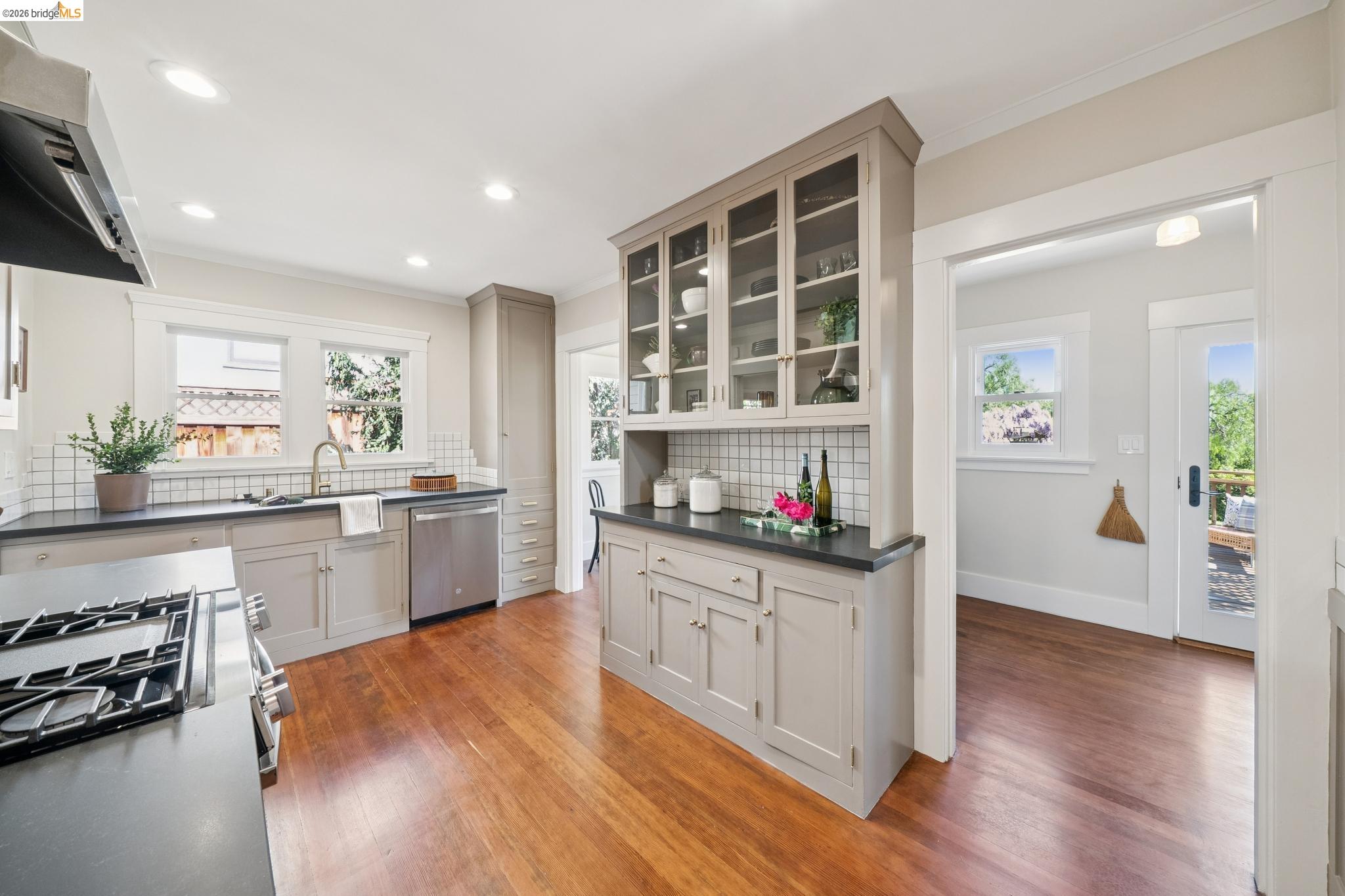 3862 Lyman Road Oakland, CA 94602 - Photo 17 of 60