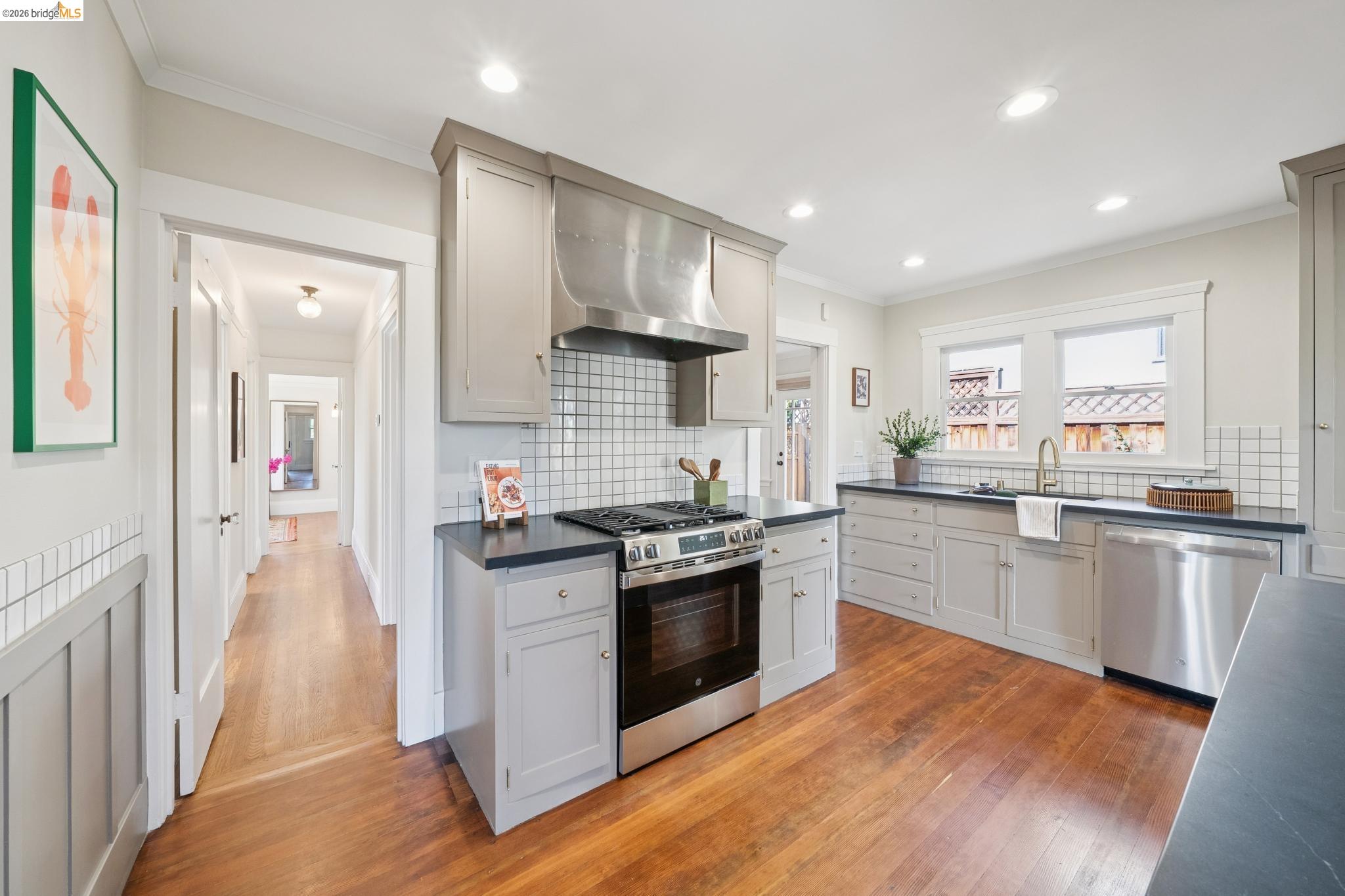 3862 Lyman Road Oakland, CA 94602 - Photo 18 of 60