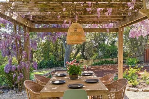 $998,000 | 3862 Lyman Road, Oakland, CA 94602