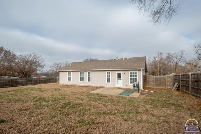 $215,000 | 509 Herkimer Street, Oskaloosa, KS 66066