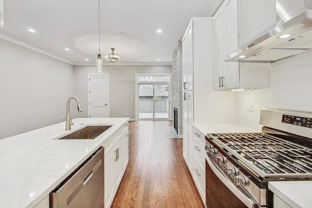 $699,000 | 6626 South Ingleside Avenue, Chicago, IL 60637