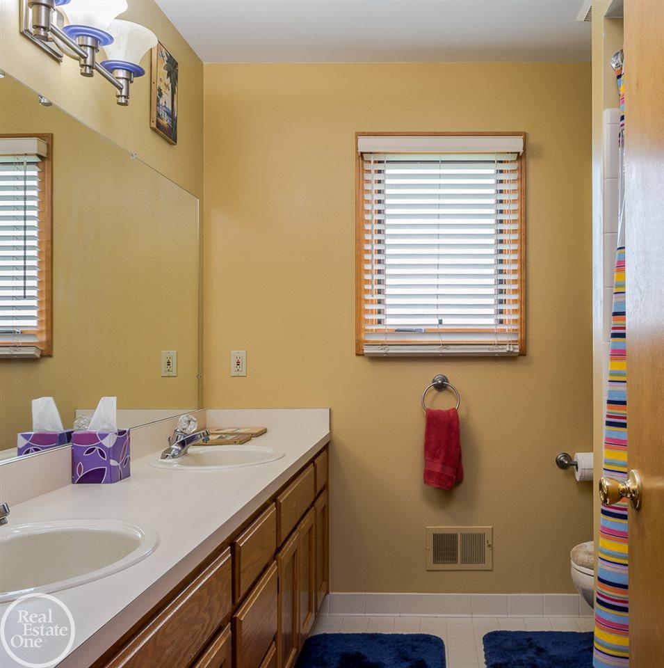 1055 Skyview Court Rochester, MI 48307 - Photo 17 of 29