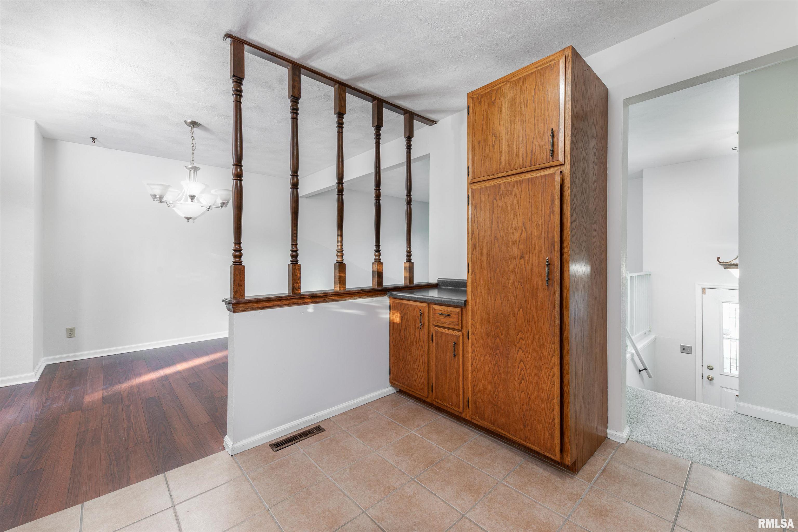 1315 West Queens Court Road Peoria, IL 61614 - Photo 18 of 52