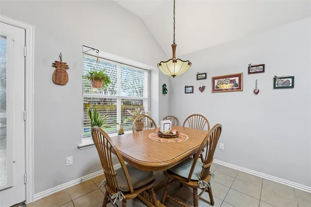 $310,000 | 304 Briar Cove Circle, Red Oak, TX 75154