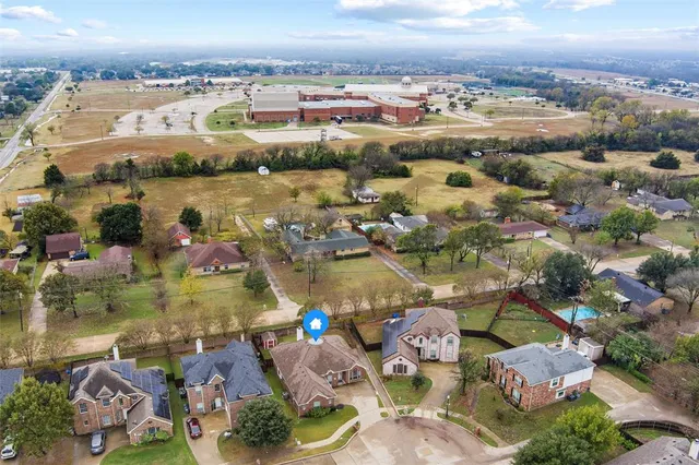 $310,000 | 304 Briar Cove Circle, Red Oak, TX 75154