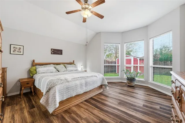 $310,000 | 304 Briar Cove Circle, Red Oak, TX 75154