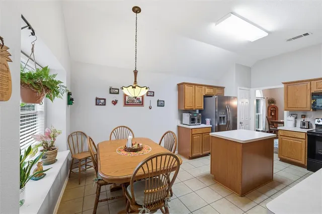 $310,000 | 304 Briar Cove Circle, Red Oak, TX 75154