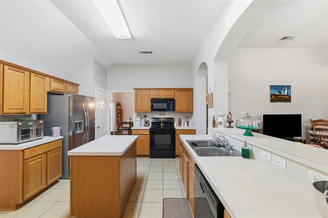 $310,000 | 304 Briar Cove Circle, Red Oak, TX 75154