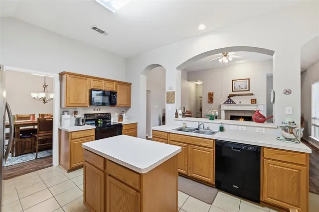 $310,000 | 304 Briar Cove Circle, Red Oak, TX 75154