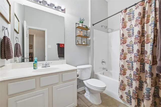 $310,000 | 304 Briar Cove Circle, Red Oak, TX 75154