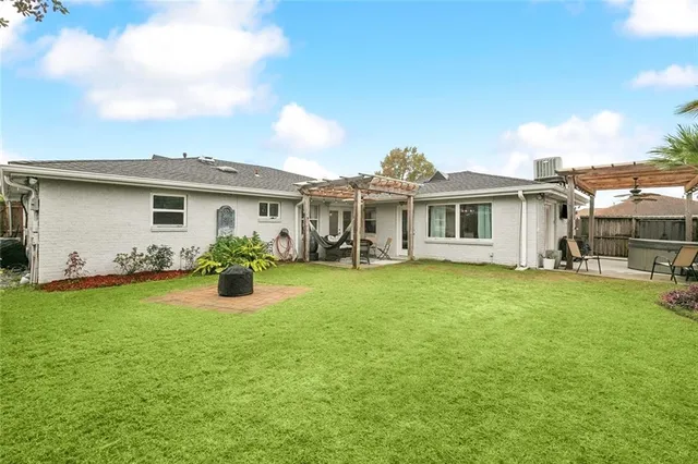 $389,999 | 62 Driftwood Boulevard, Kenner, LA 70065