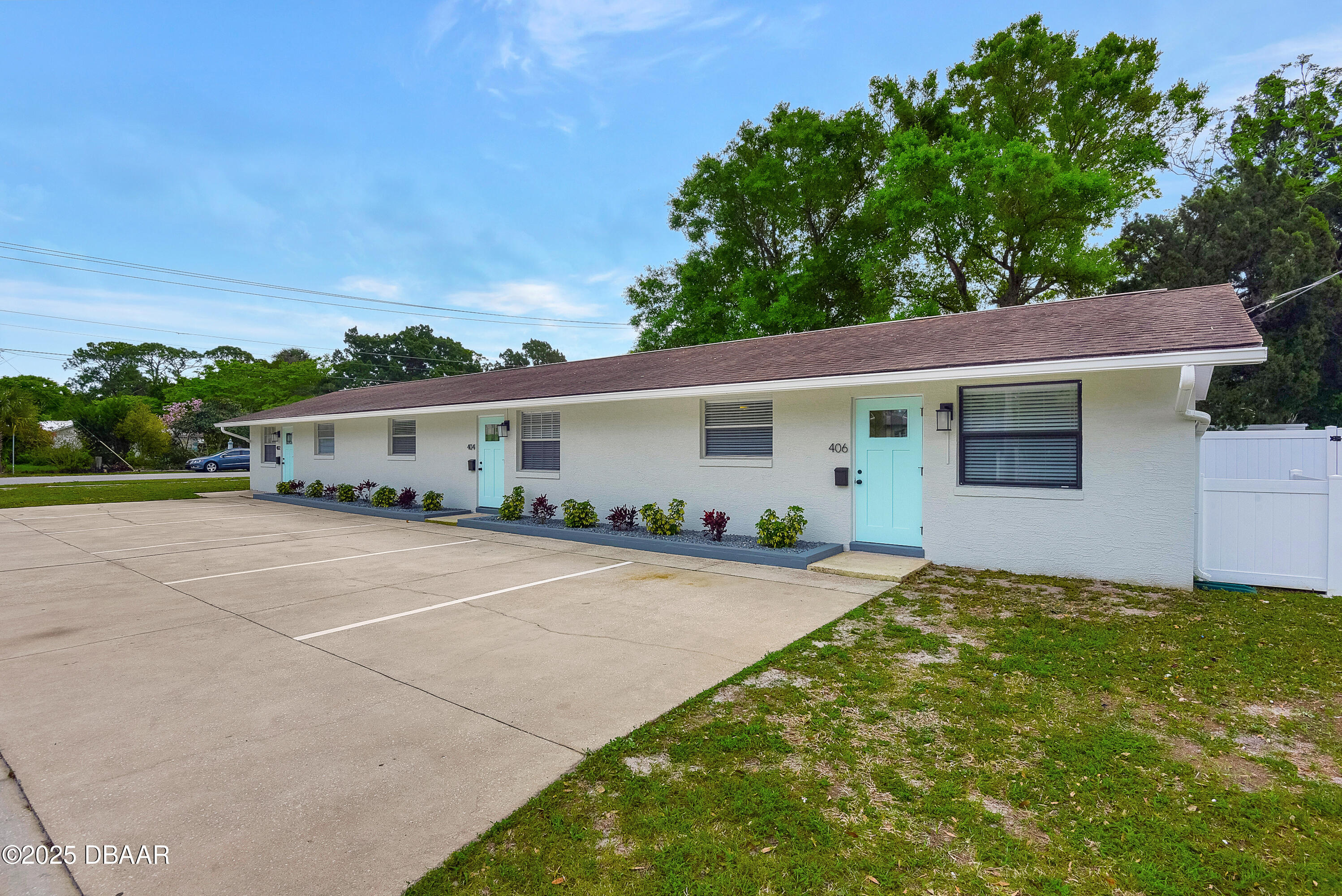 406 Oak Street Port Orange, FL 32127 - Photo 1 of 31 Front Yard
