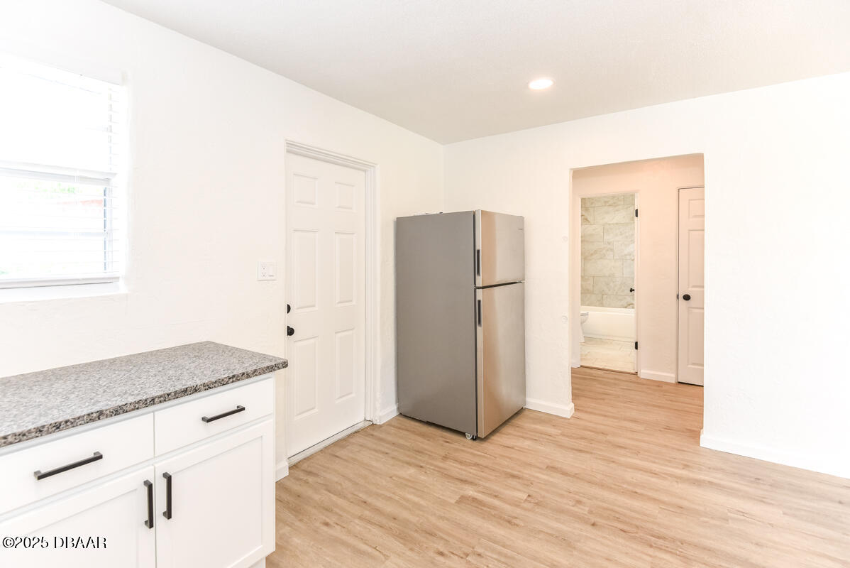 406 Oak Street Port Orange, FL 32127 - Photo 26 of 31 Kitchen