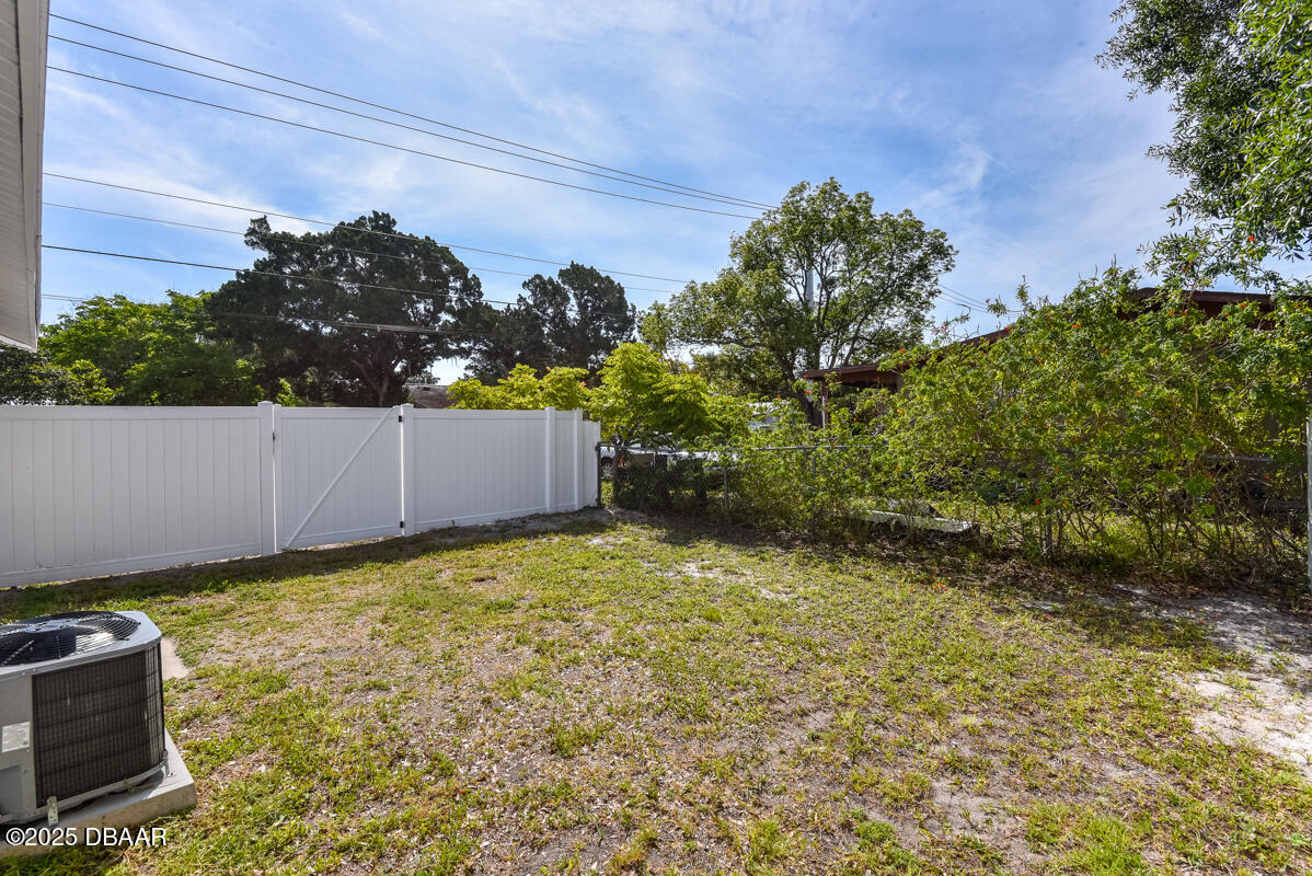 406 Oak Street Port Orange, FL 32127 - Photo 30 of 31 Fenced Backyard