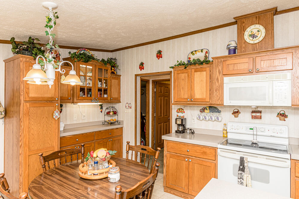 1266 Townsend Valley Road Paris, KY 40361 - Photo 14 of 38 1F9A1986