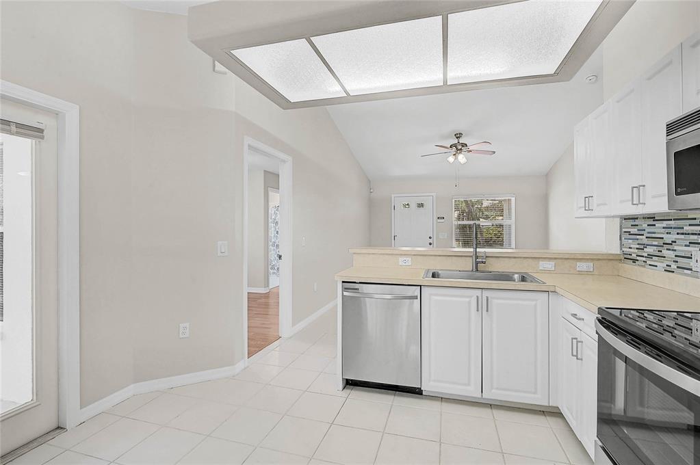 732 Nectar Road Venice, FL 34293 - Photo 10 of 31 Gallery Image 10