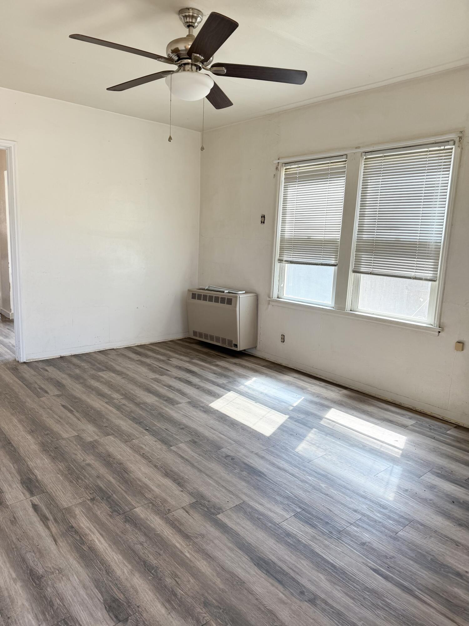 137 North H Street Exeter, CA 93221 - Photo 2 of 22 IMG_1529