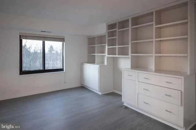 $2,700 | 205 Yoakum Parkway, Unit 822, Alexandria, VA 22304