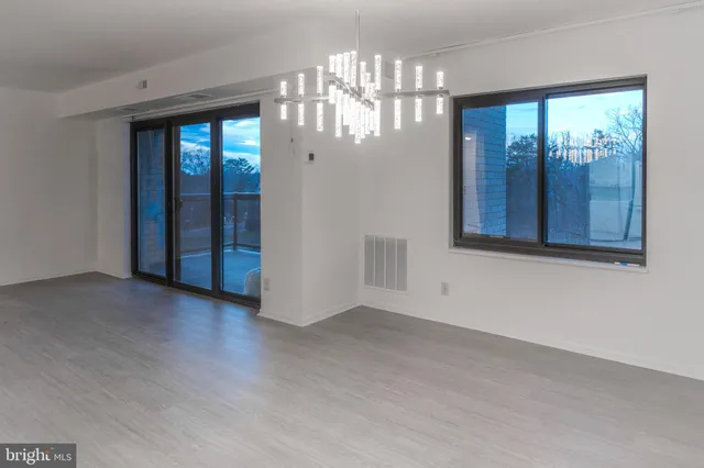 $2,700 | 205 Yoakum Parkway, Unit 822, Alexandria, VA 22304