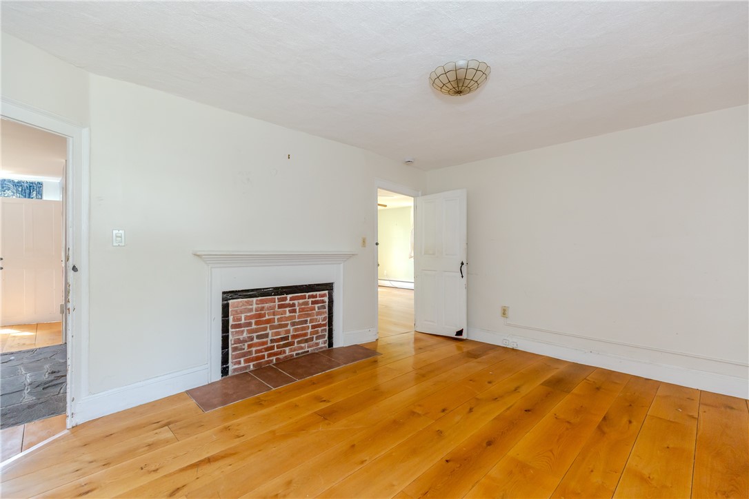 60 Colwell Road Smithfield, RI 02828 - Photo 18 of 40