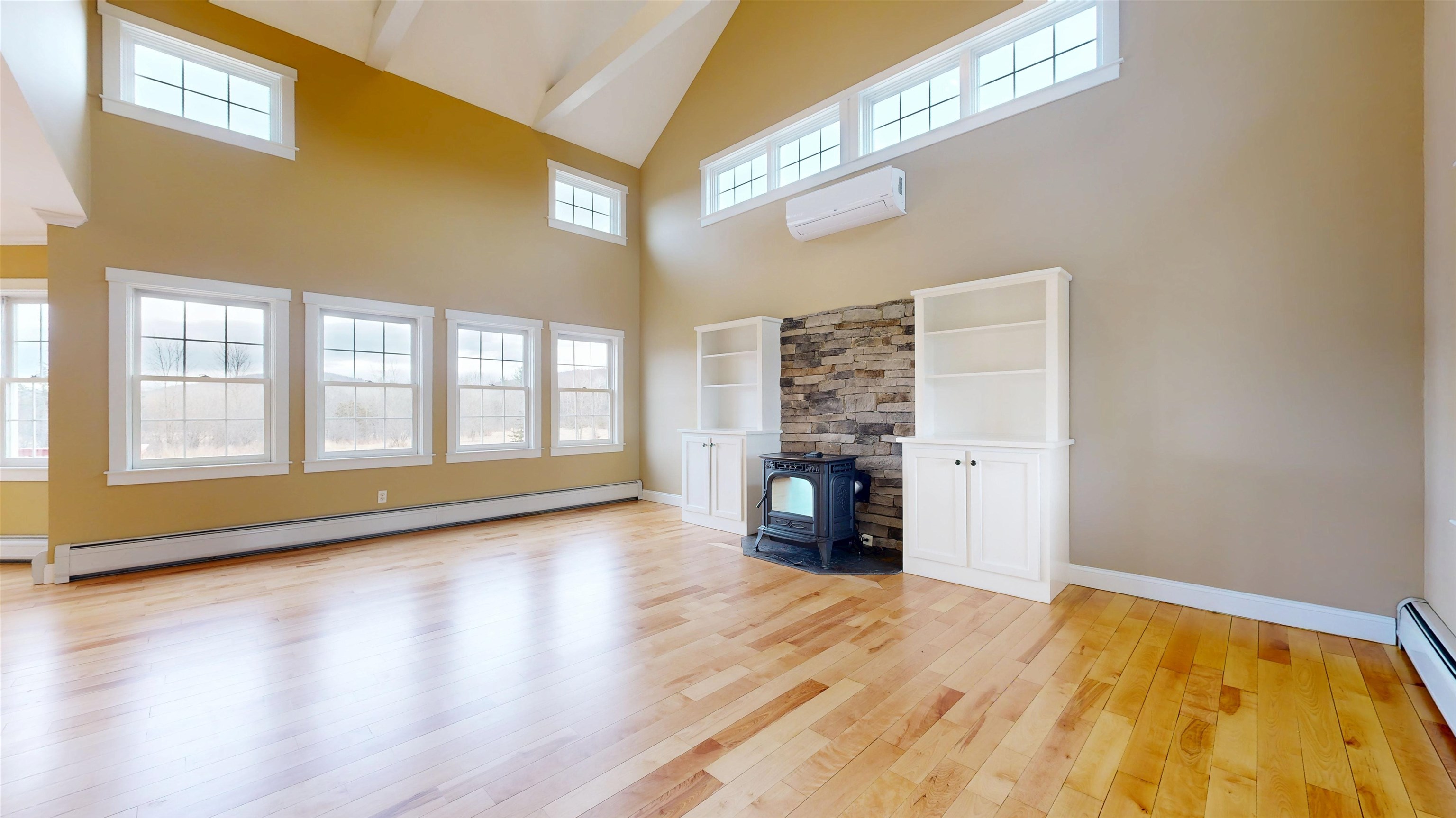 20 Robin Lane Charlotte, VT 05445 - Photo 3 of 36