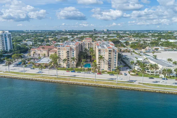 $3,900 | 1801 North Flagler Drive, Unit 903, West Palm Beach, FL 33407