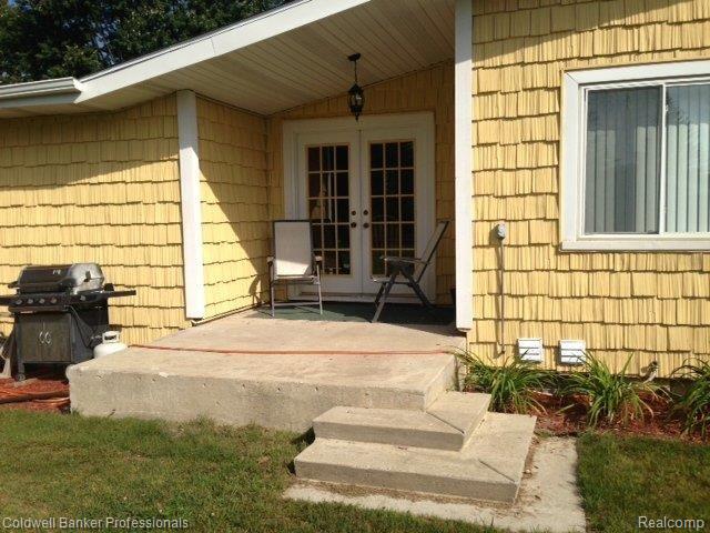 2384 East Cook Road Grand Blanc, MI 48439 - Photo 20 of 26 back porch off dining room