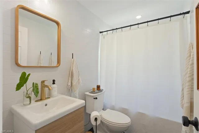 $699,000 | 4710 11th Avenue Southwest, Naples, FL 34116