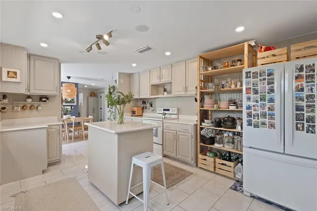 $699,000 | 4710 11th Avenue Southwest, Naples, FL 34116