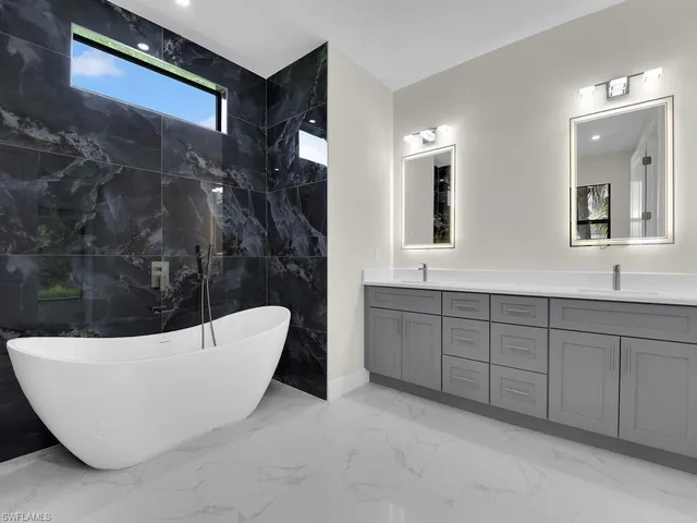 $399,999 | 503 Lincoln Boulevard, Lehigh Acres, FL 33936