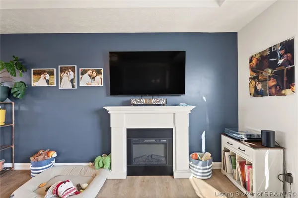 $327,000 | 8156 Kepley Drive Northeast, New Salisbury, IN 47161