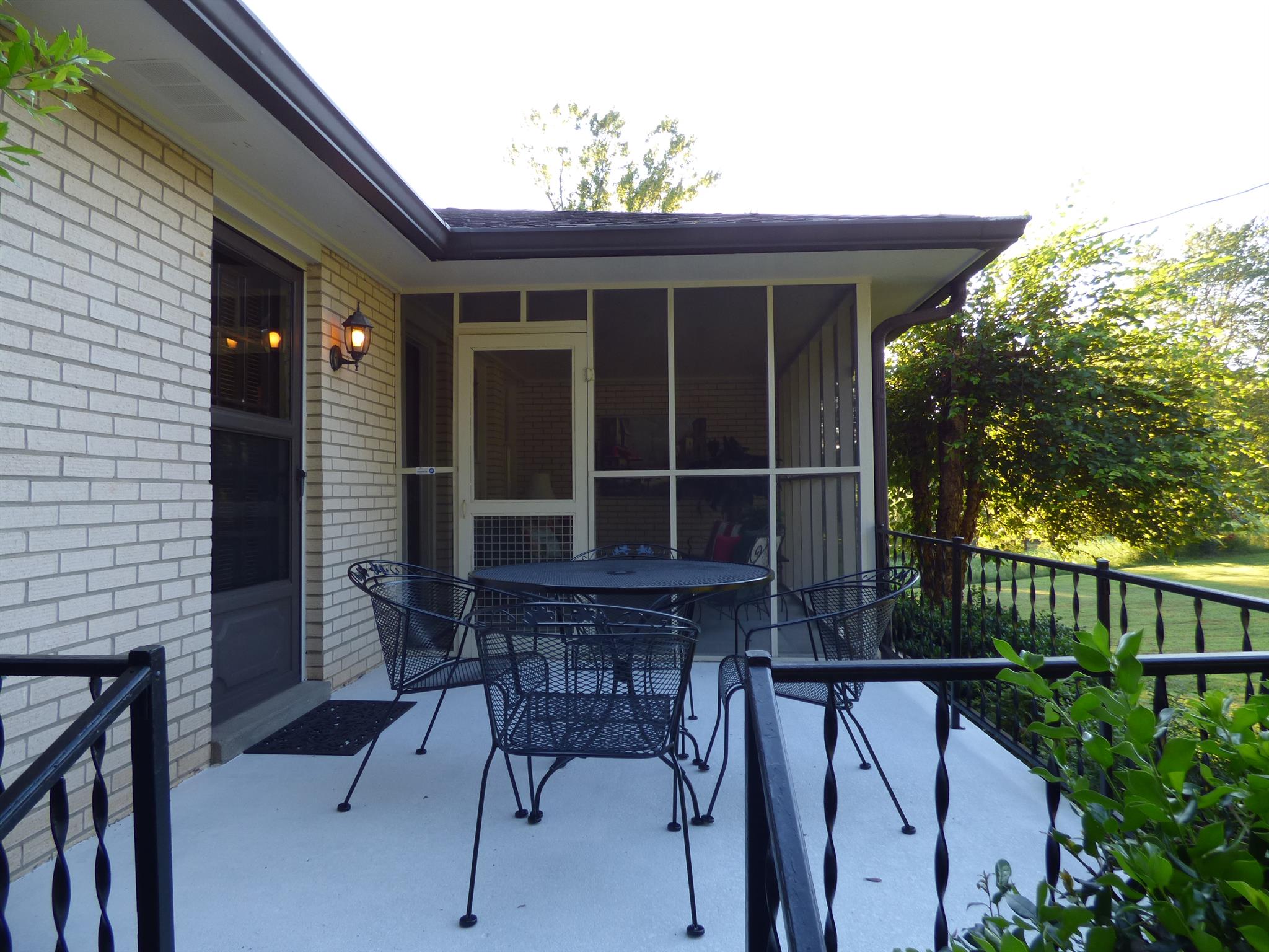 441 Excell Road Clarksville, TN 37043 - Photo 24 of 30 a front view of a house with a porch