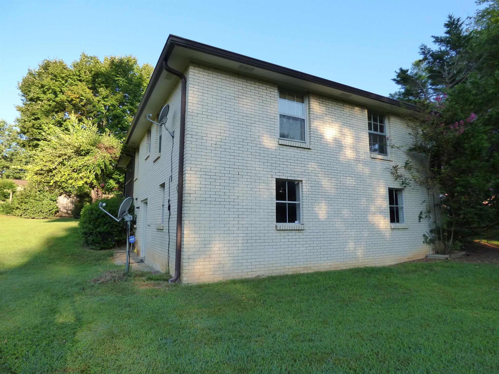 441 Excell Road Clarksville, TN 37043 - Photo 30 of 30 a front view of house with yard