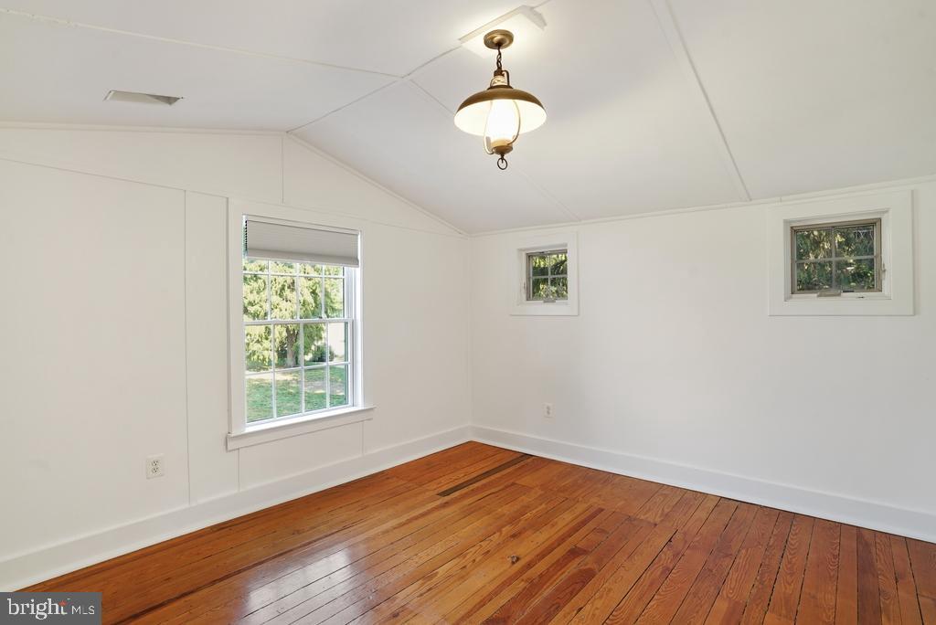 11260 Acker Road Newburg, MD 20664 - Photo 16 of 50