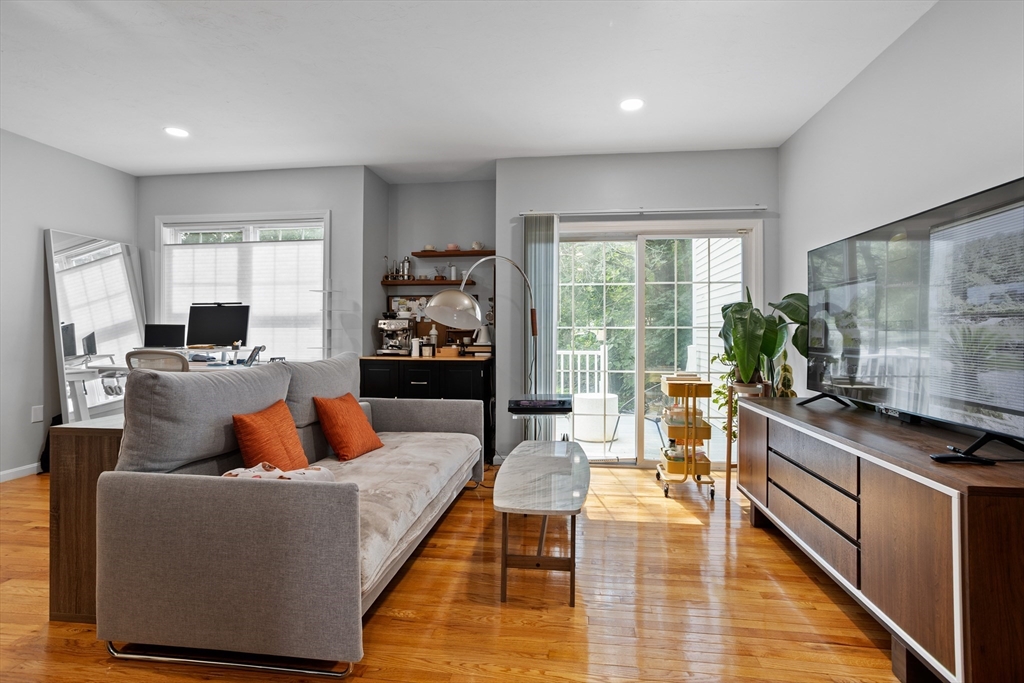 36 Cambridge Road, Unit 44 Woburn, MA 01801 - Photo 5 of 21