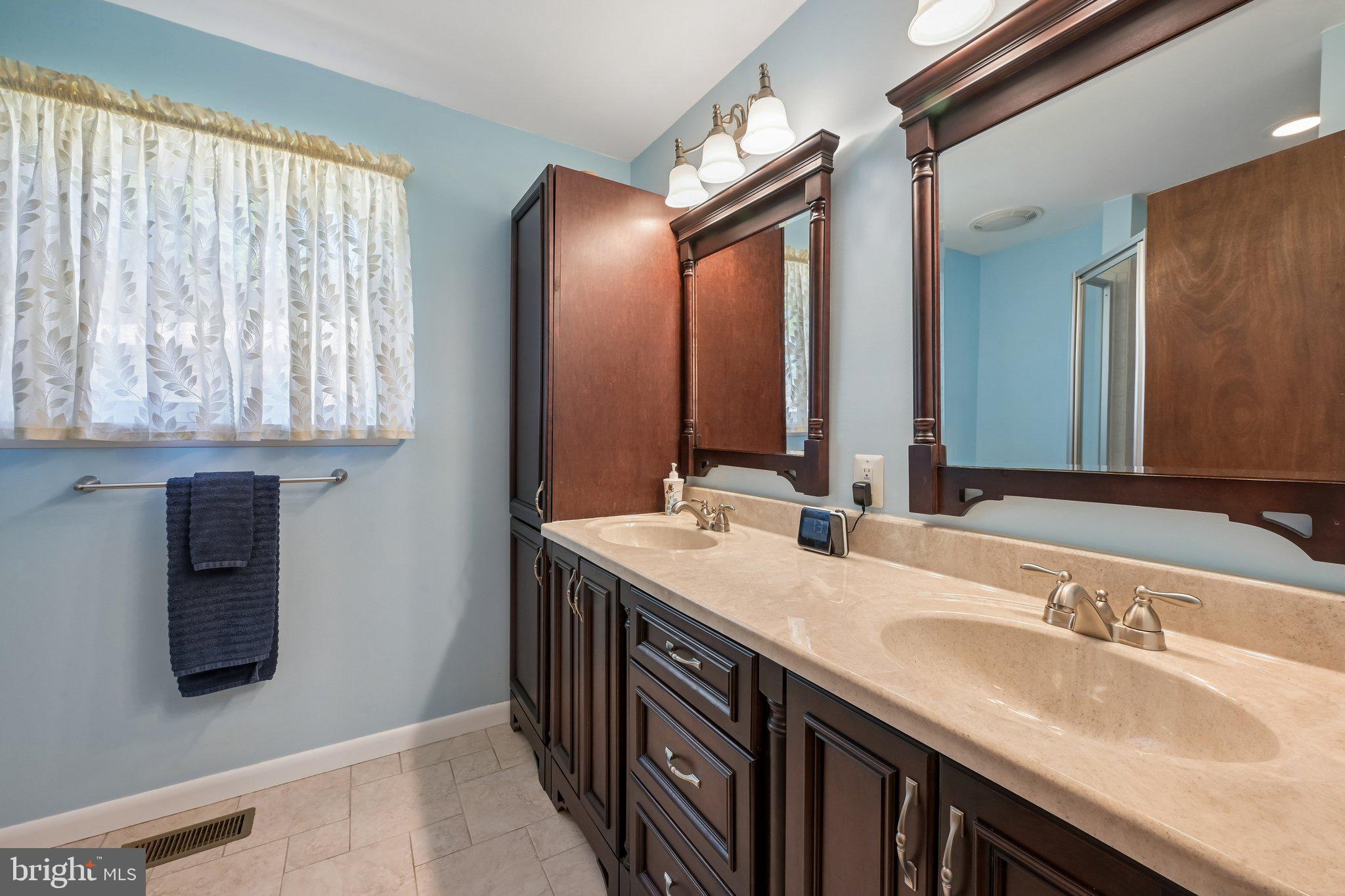 17 Lambeth Road Burlington, NJ 08016 - Photo 15 of 24 Gallery Image 15