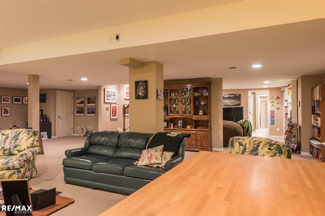 1794 Apple Ridge Court Rochester, MI 48306 - Photo 47 of 53 31317467-46.JPG